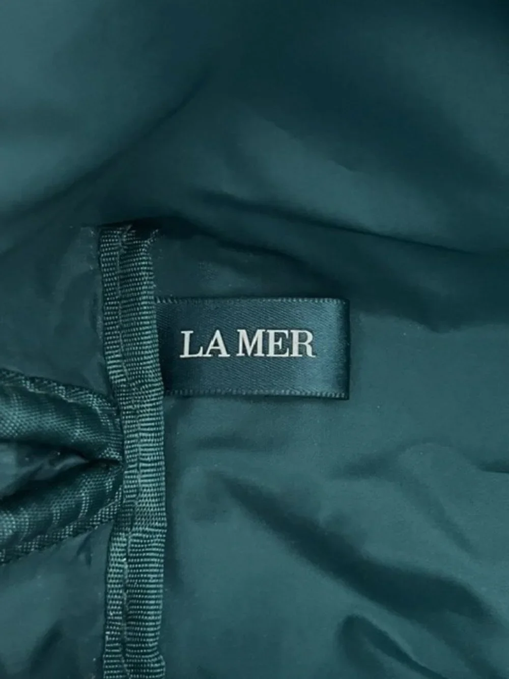 La Mer Glossy Teal Cosmetic Bag Zip Top